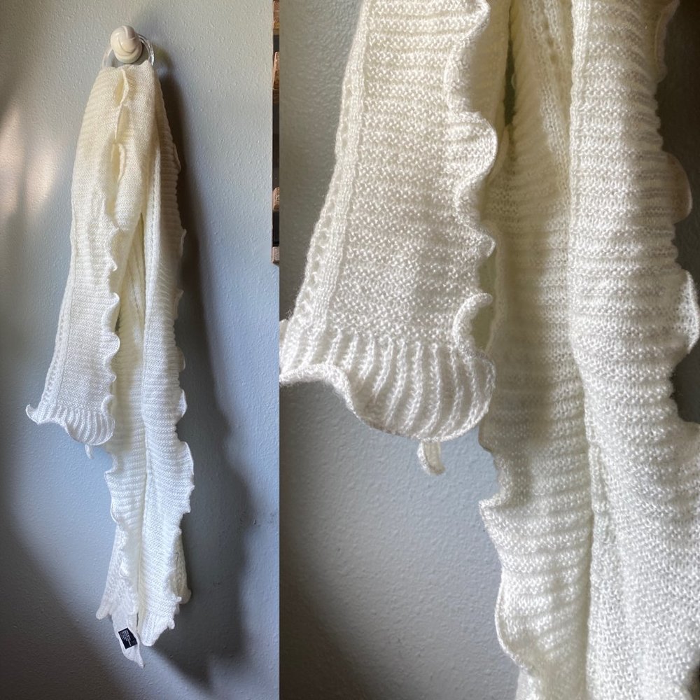 NWOT Off White  Twisted Knit Scarf